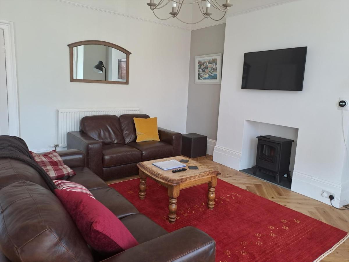 Spinnaker - Self Catering Apartment, Тенби Экстерьер фото